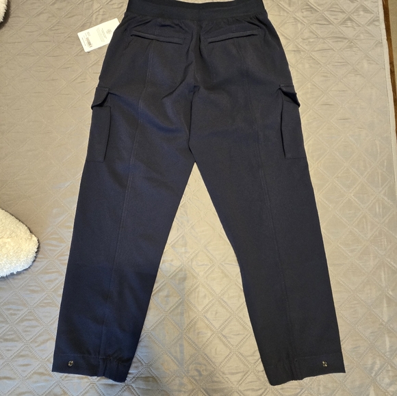 NEW Petite Athleta Endless Cargo Pants. - Picture 7 of 9
